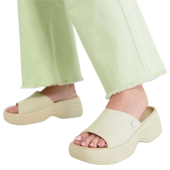 Crocs Skyline Platform Slides in Natural Women's Size 11‎ New!! - Picture 1 of 16